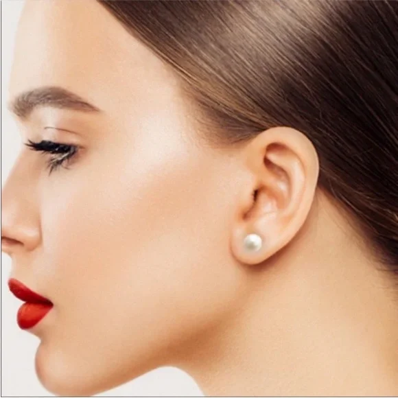 Elegant cultured Freshwater Button Pearl Sterling Silver Stud Earrings - Picture 2 of 2